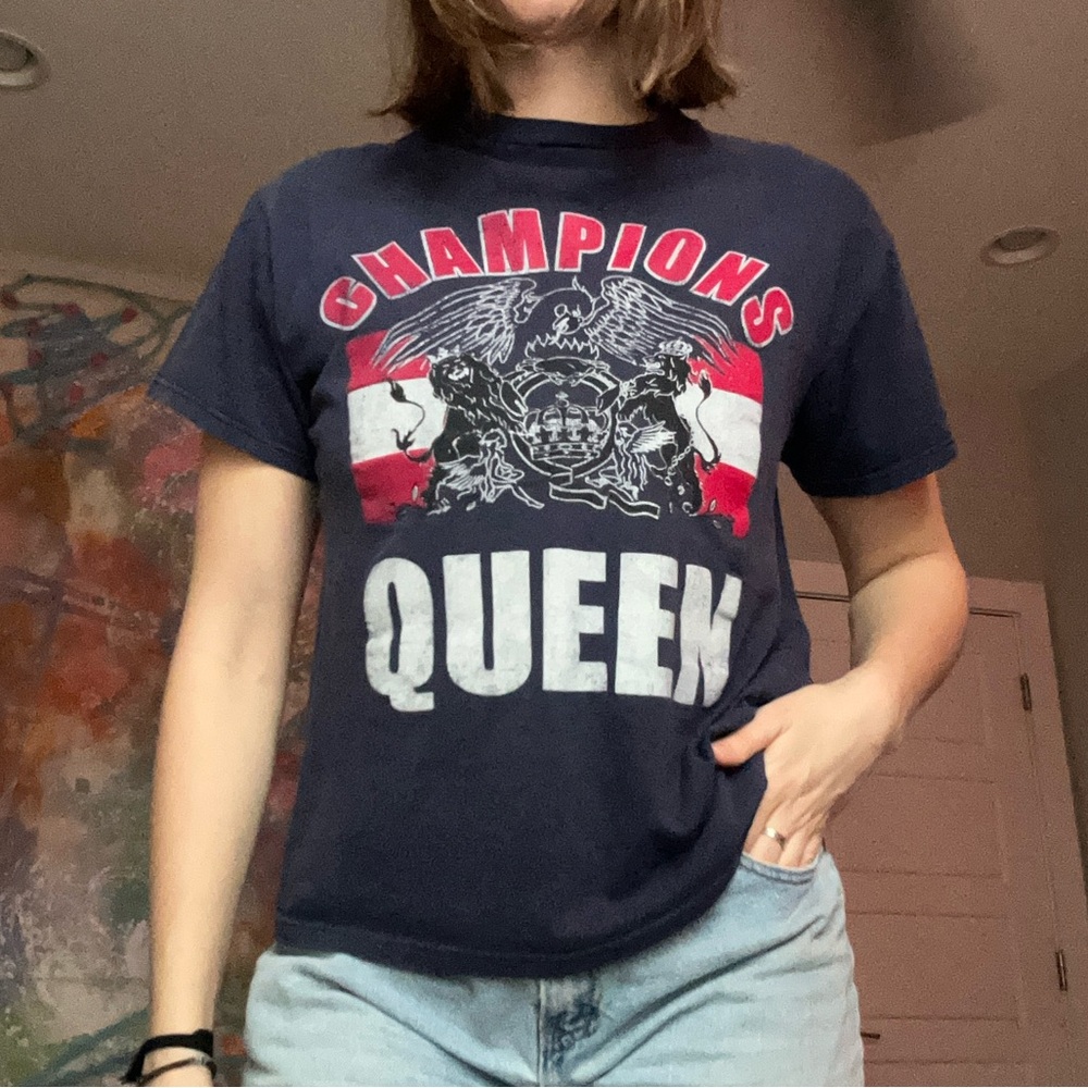 Queen Navy Graphic Band mTee